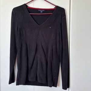 ✨Tommy Hilfiger Black V-Neck Sweater Size XL — 6/10
